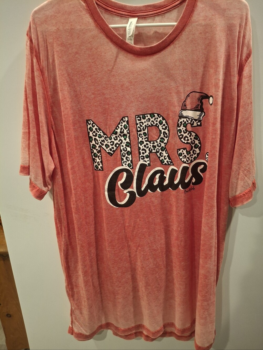Mrs. Claus Graphic Wonens Top - Pink Red